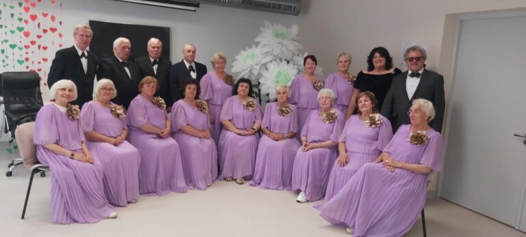 Skuodo rajono kultūros centro senjorų mišrus choras „Harmonija“
