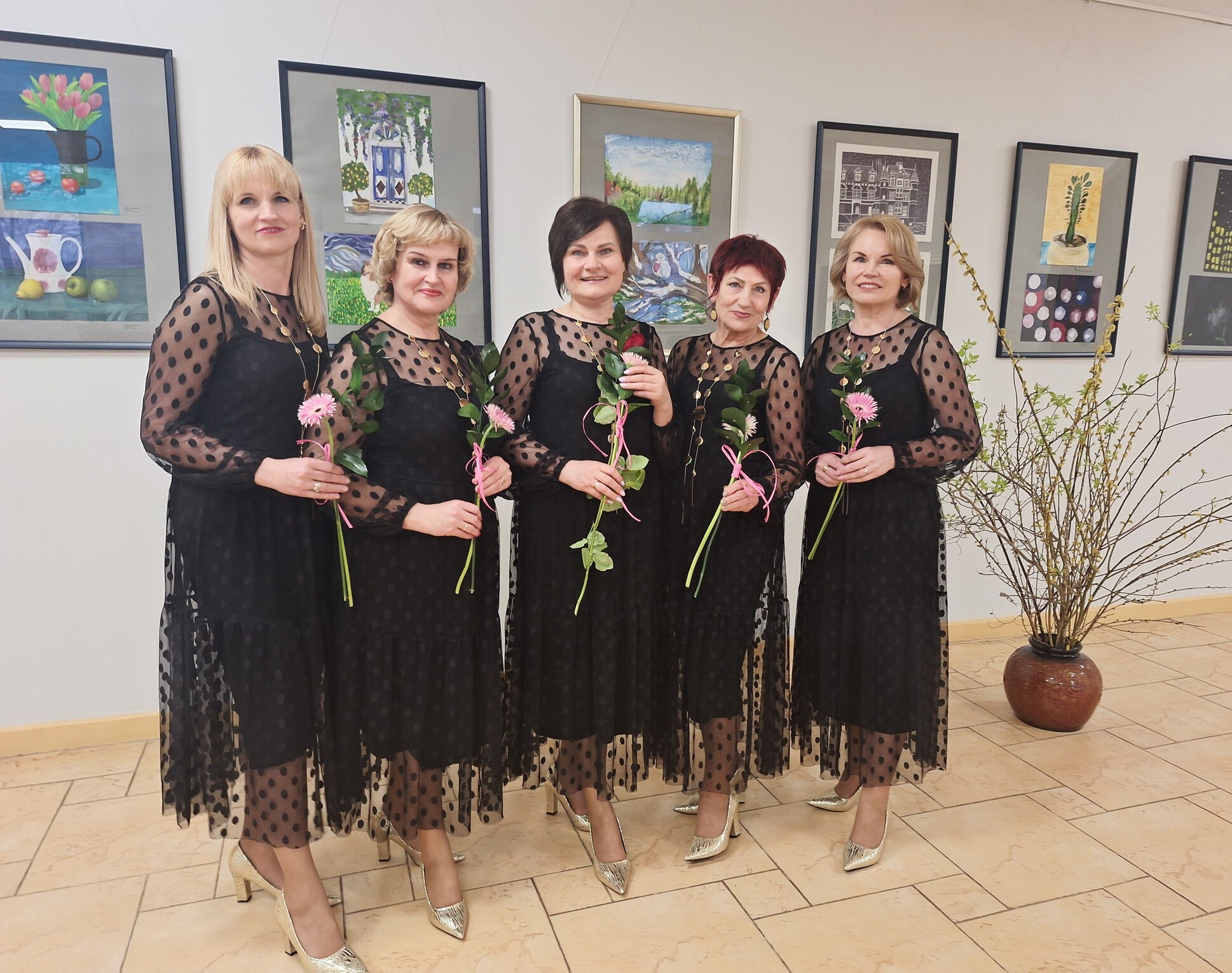 Skuodo rajono kultūros centro Mosėdžio skyriaus moterų vokalinis ansamblis „Volungėlės“