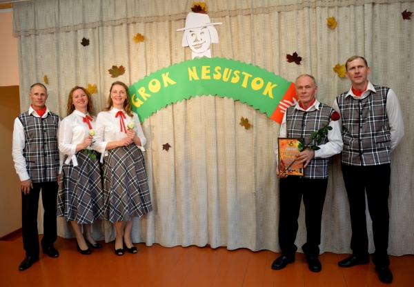 Skuodo rajono kultūros centro Barstyčių skyriaus liaudiškos muzikos kapela „En par kūna“