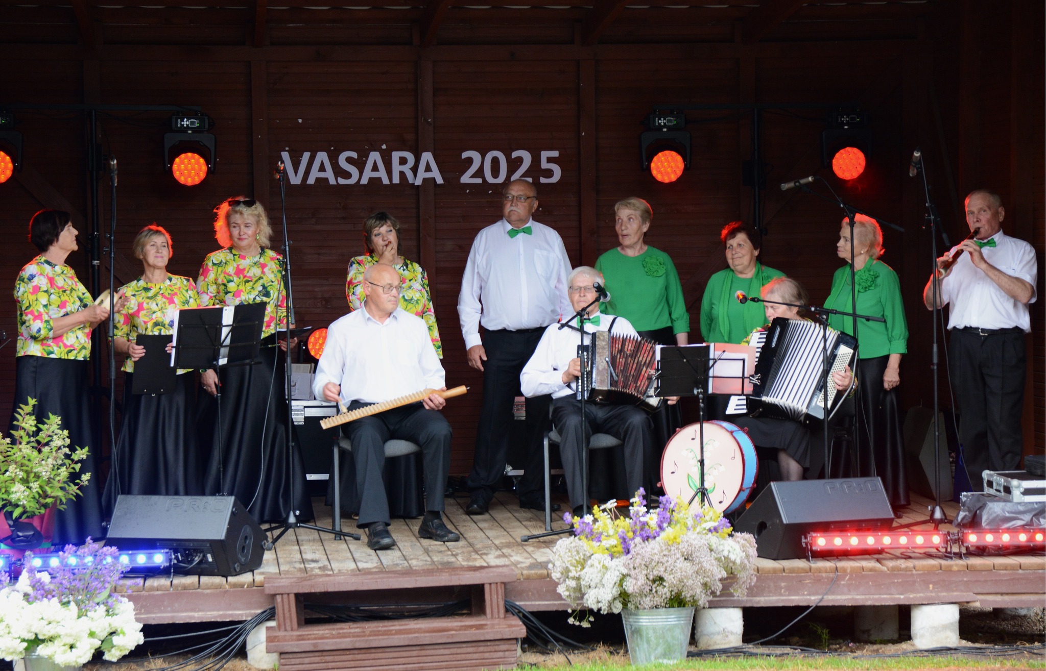 Skuodo rajono kultūros centro Šačių skyriaus senjorų liaudiškos muzikos kapela